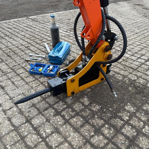 New/Unused SB05 Hydraulic Rock Breaker