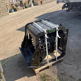 New/Unused 2025 Haner HST3.5 26" Hydraulic Screening Bucket