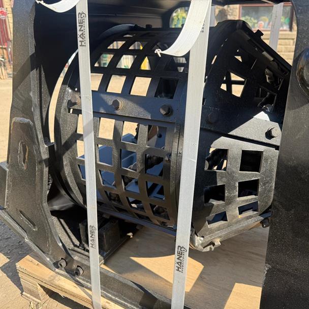 New/Unused 2025 Haner HST3.5 26" Hydraulic Screening Bucket