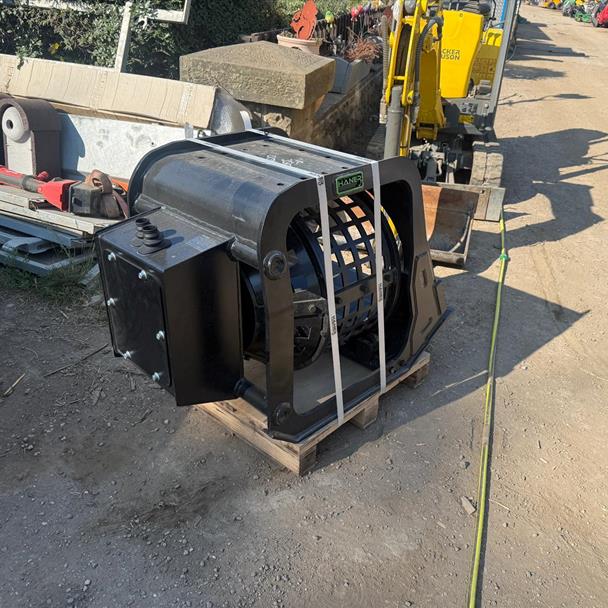 New/Unused 2025 Haner HST3.5 26" Hydraulic Screening Bucket