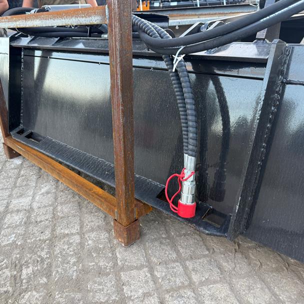 New/Unused 2025 GIYI GY-PG72 72" Skidsteer Bucket Grab