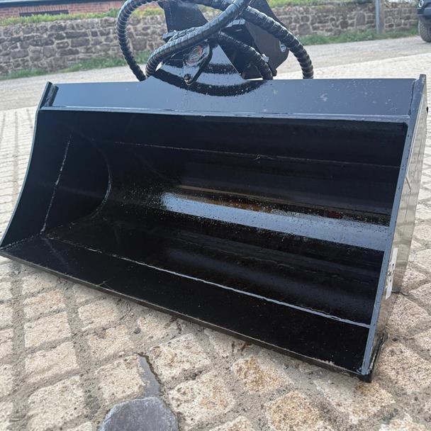 New/Unused 2024 Miva 36" Hydraulic Tilting Bucket