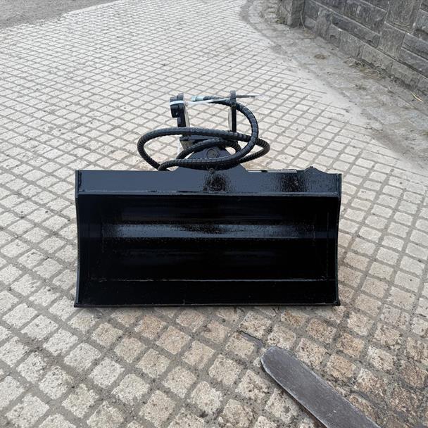New/Unused 2024 Miva 36" Hydraulic Tilting Bucket