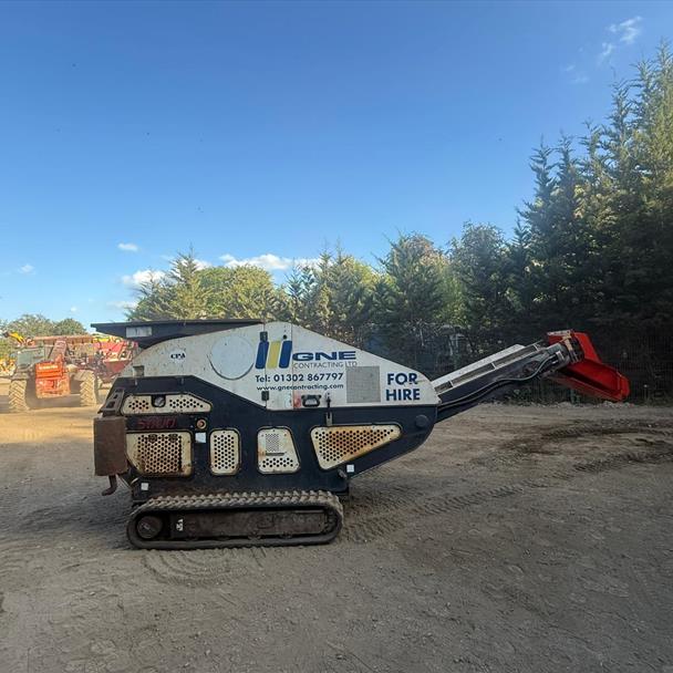 Red Rhino 5000 Diesel Tracked Remote Controlled Controlled Concrete Crusher