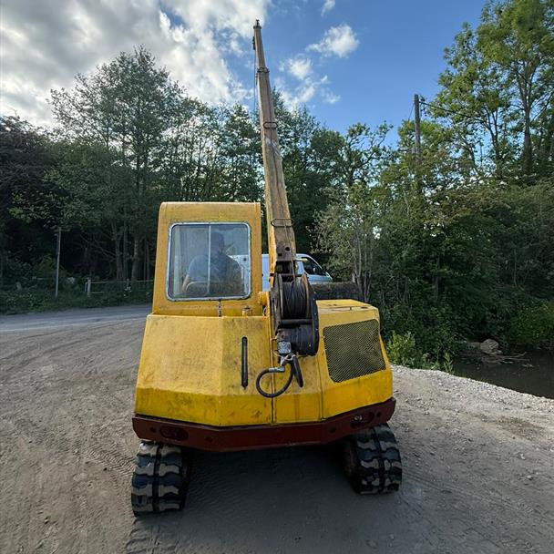 SMC CX220 2.5 Ton Lift Rubber Tracked Crane With Blade