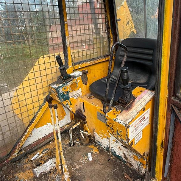 SMC CX220 2.5 Ton Lift Rubber Tracked Crane With Blade