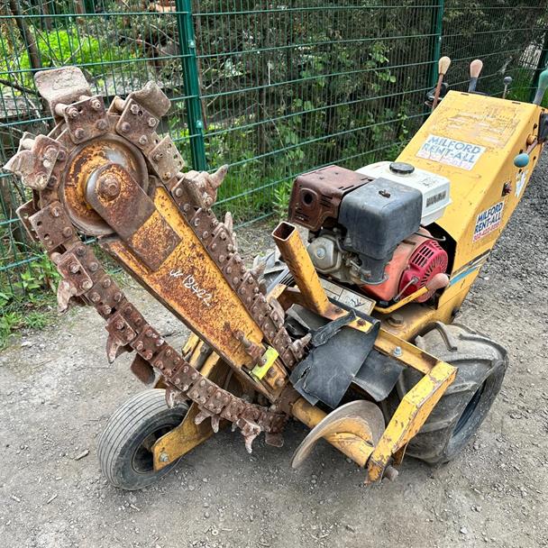Vermeer V1350 Walk Behind F/R Trencher