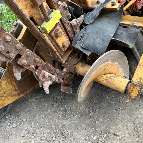 Vermeer V1350 Walk Behind F/R Trencher