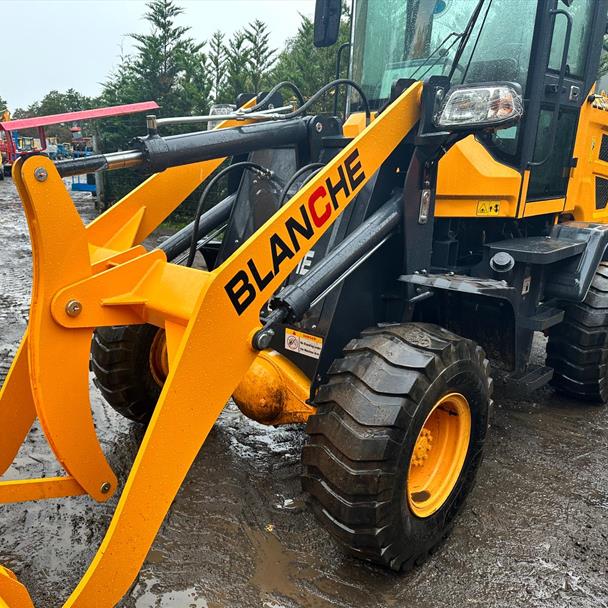 New/Unused Blanche TW36 Loading Shovel