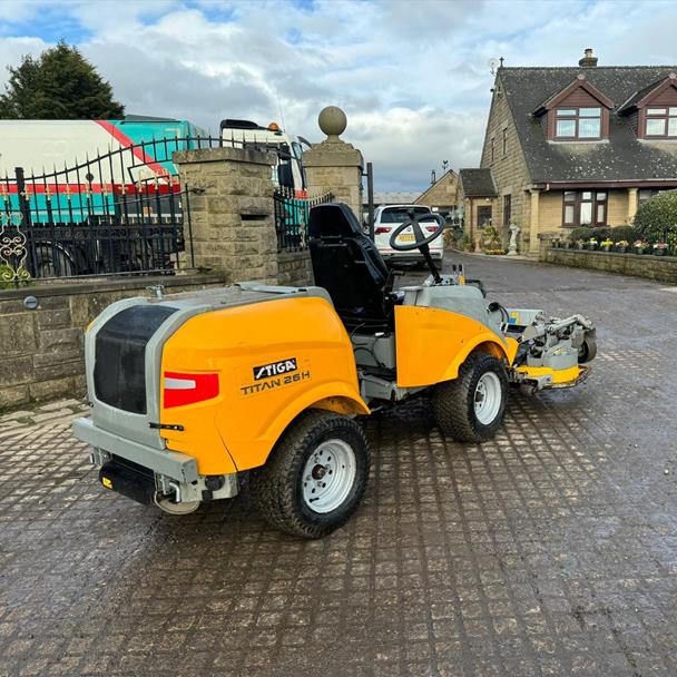 2008 Stiga Titan 26H 4WD Diesel Outfront Ride On Mower