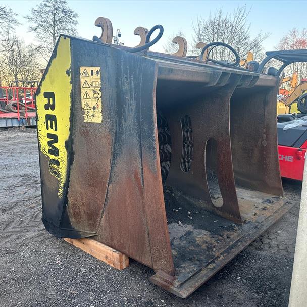 2013 Remu EE4220HB Hydraulic Screening Bucket