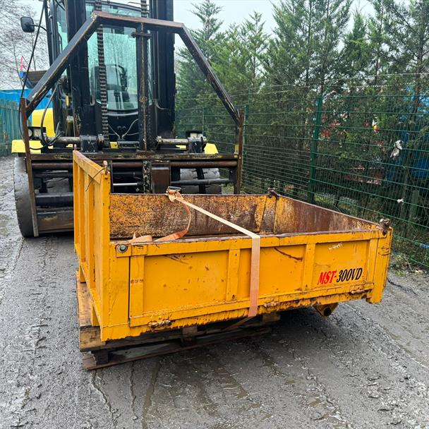 Moorka MST-300VD 3 Ton Straight Tip Dumper Skip