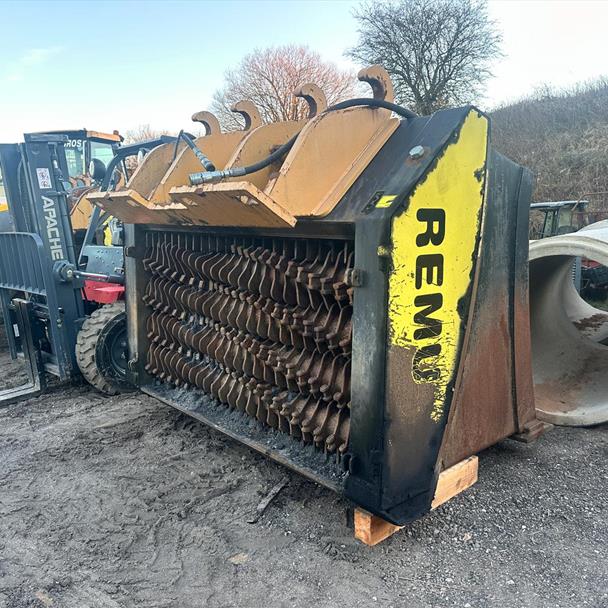 2013 Remu EE4220HB Hydraulic Screening Bucket