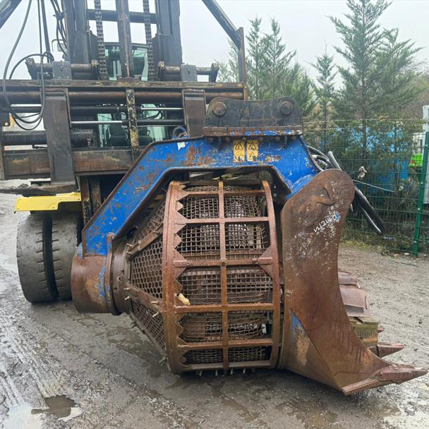 Trevi-Benne 54" Hydraulic Screening Bucket With Teeth
