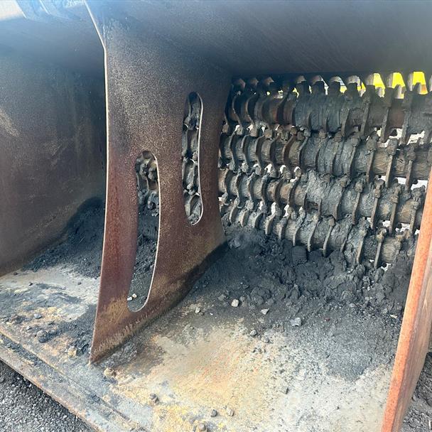 2013 Remu EE4220HB Hydraulic Screening Bucket