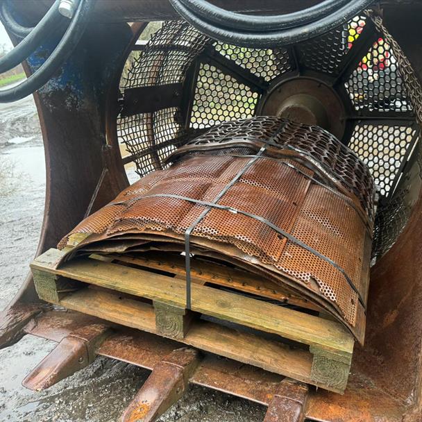 Trevi-Benne 54" Hydraulic Screening Bucket With Teeth