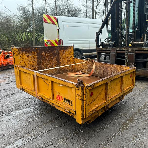 Moorka MST-300VD 3 Ton Straight Tip Dumper Skip