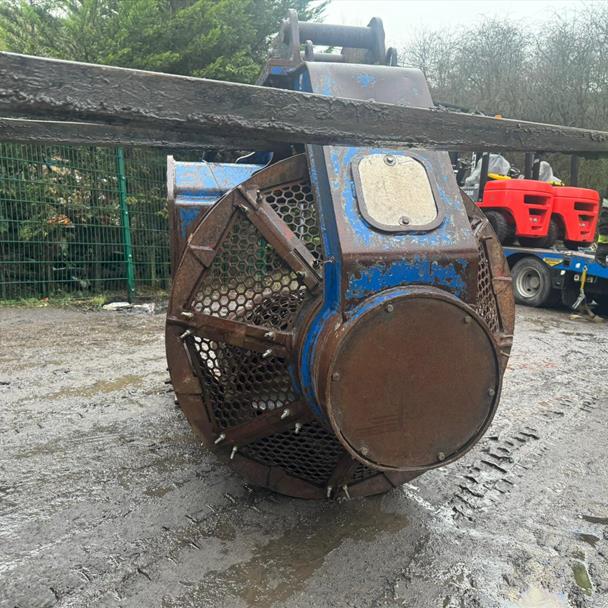 Trevi-Benne 54" Hydraulic Screening Bucket With Teeth