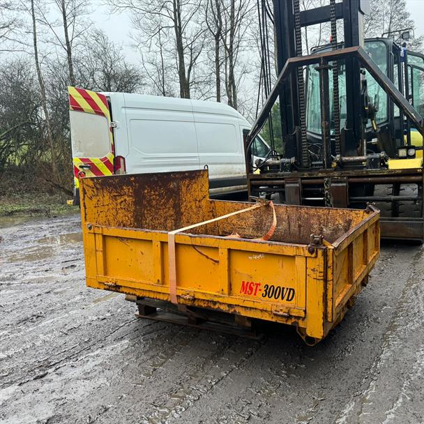 Moorka MST-300VD 3 Ton Straight Tip Dumper Skip