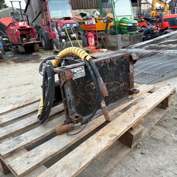 Avant Hydraulic Winch