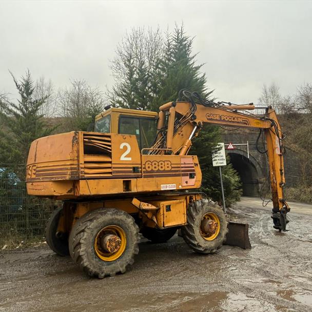 Case Poclain 688B Wheeled Excavator Rubber Duck With Blade
