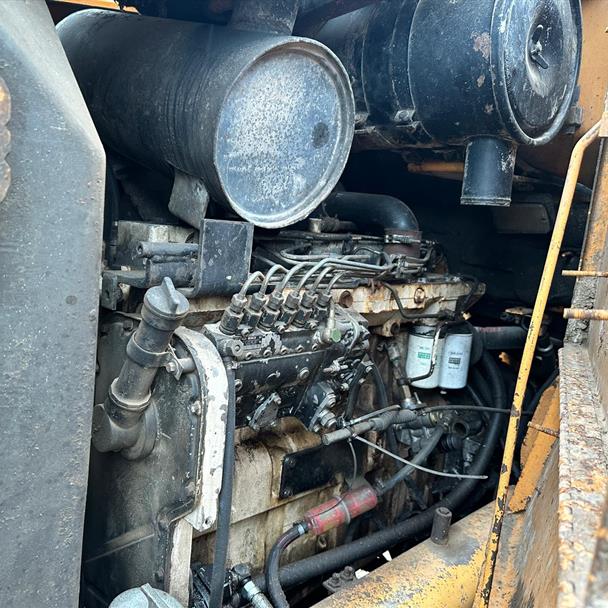 Case 821B Loading Shovel With Bucket