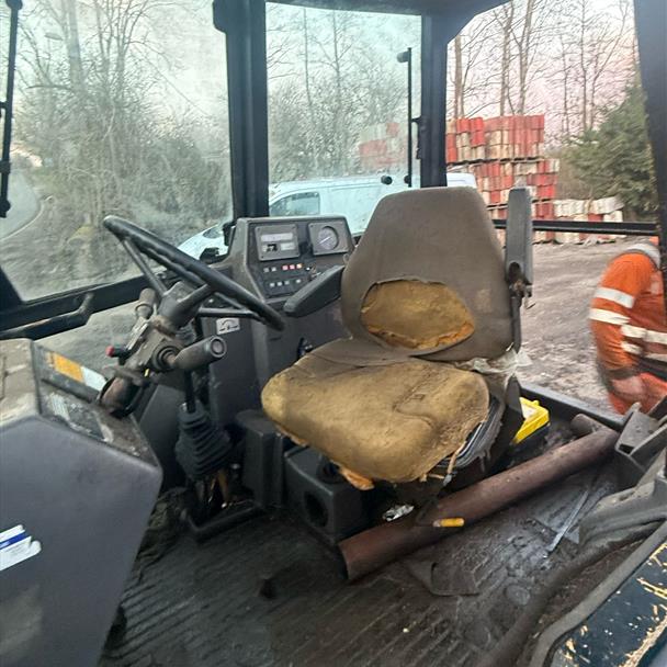 Ford 655C 4WD Loading Shovel Tractor With High Tip Bucket