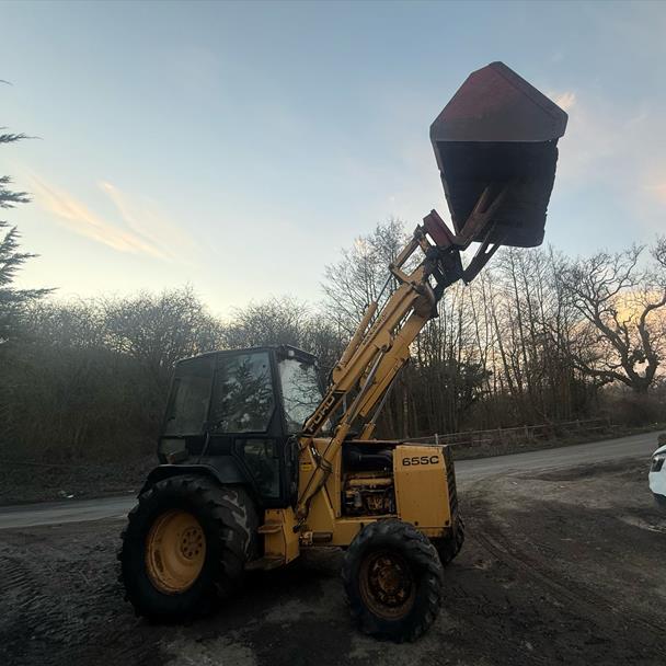 Ford 655C 4WD Loading Shovel Tractor With High Tip Bucket