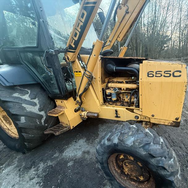 Ford 655C 4WD Loading Shovel Tractor With High Tip Bucket