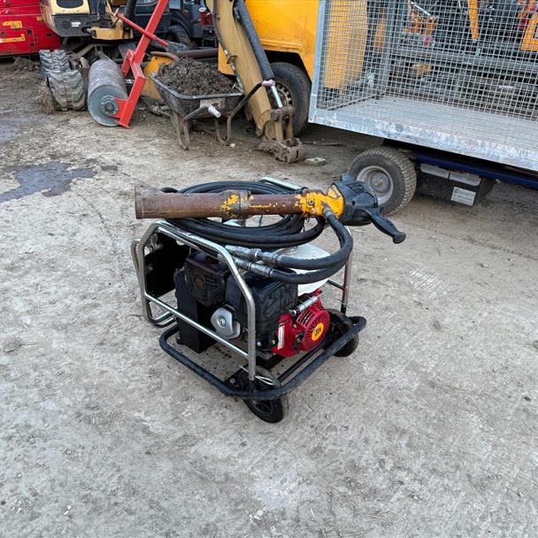 JCB Beaver Hydraulic Power Pack With Hoses And Breaker