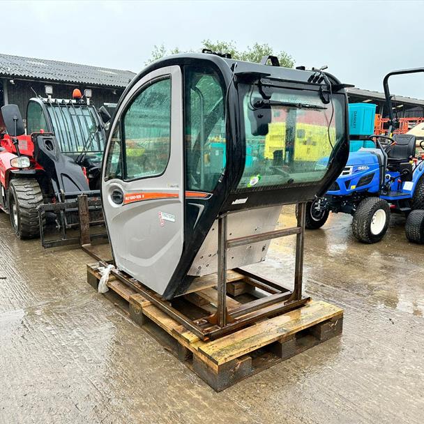 Manatou Telehandler Cab