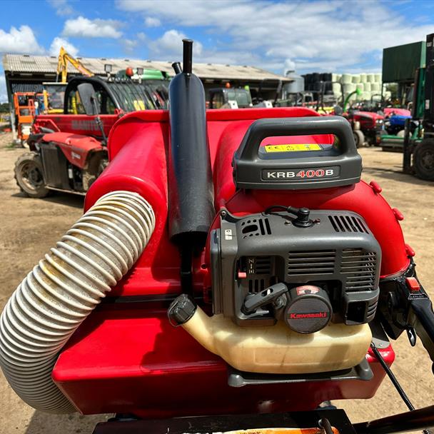 Muck-Truck Powerdrive 4WD Dumper Bundle With Trafalgar Paddock Vacuum Sucker And 1/4 Ton Dumper Skip