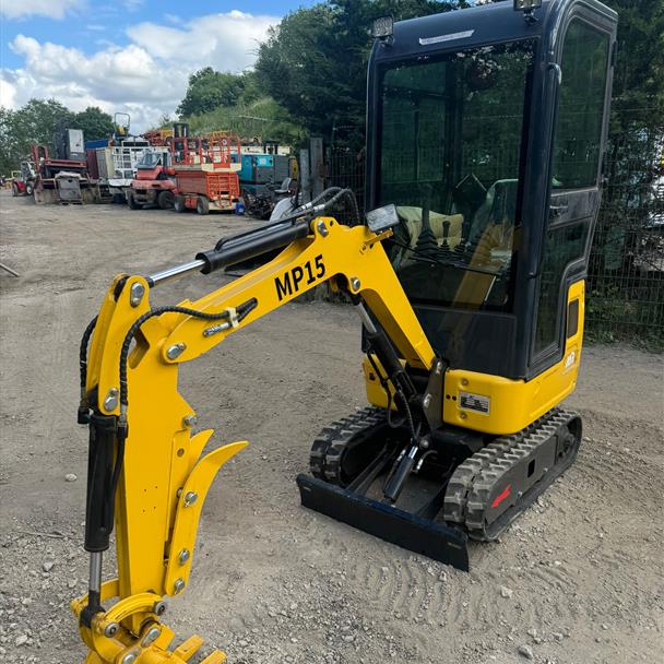 New/Unused 2024 Machpro MP15 Mini Excavator With Manual Thumb Grab