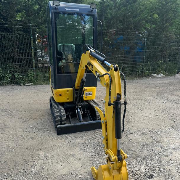 New/Unused 2024 Machpro MP15 Mini Excavator With Manual Thumb Grab