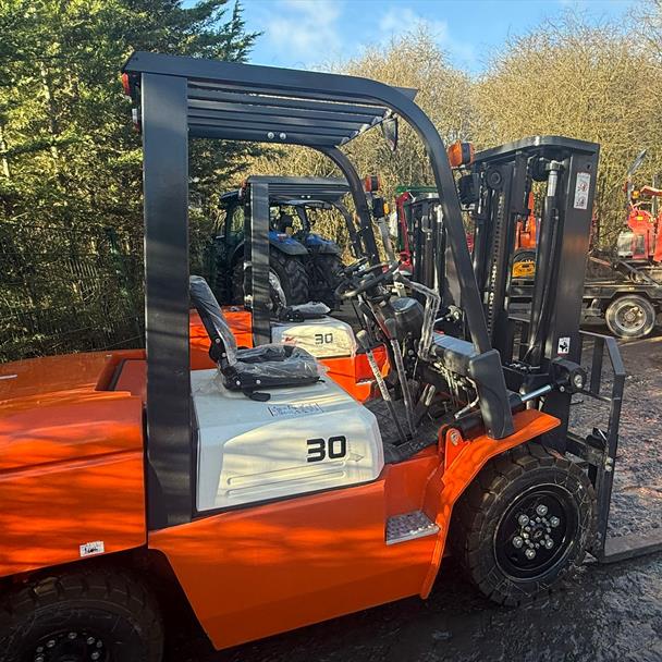 New/Unused Machpro MP-L30 3 Ton Diesel Forklift