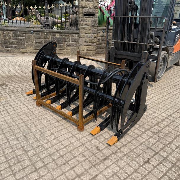 New/Unused GIYI 72" Skidsteer Log Grab
