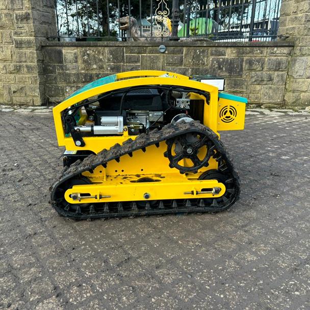 New/Unused 2024 Machpro MP-M500 Remote Controlled Tracked Bank/Slope Mower