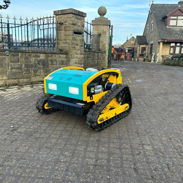 New/Unused 2024 Machpro MP-M500 Remote Controlled Tracked Bank/Slope Mower