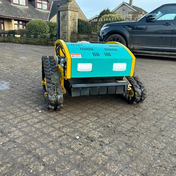 New/Unused 2024 Machpro MP-M500 Remote Controlled Tracked Bank/Slope Mower