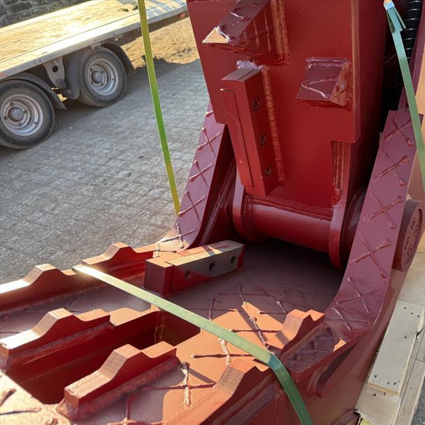 New/Unused 2025 DCE 08P Hydraulic Concrete Pulveriser