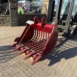 New/Unused 2025 DCE 42" Riddle Bucket