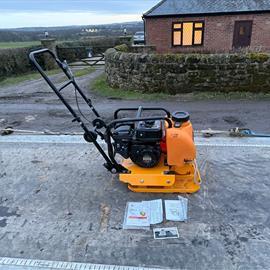 New/Unused Machpro CPT-300 Compaction Plate With Water Tank