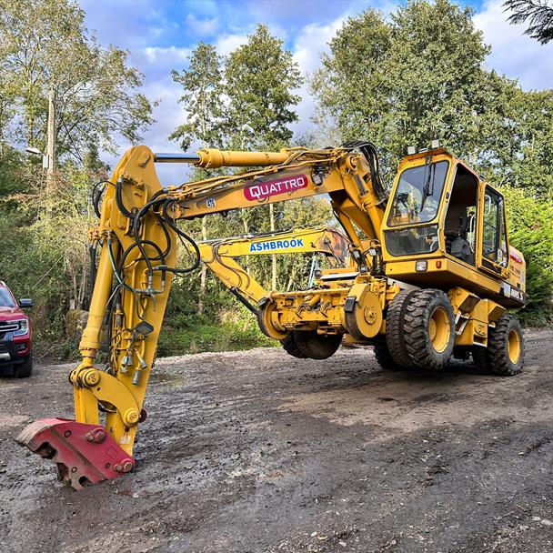 O & K MH5 Wheeled Excavator With Railway Gear, 3 Piece Boom And Hydraulic Jack Legs