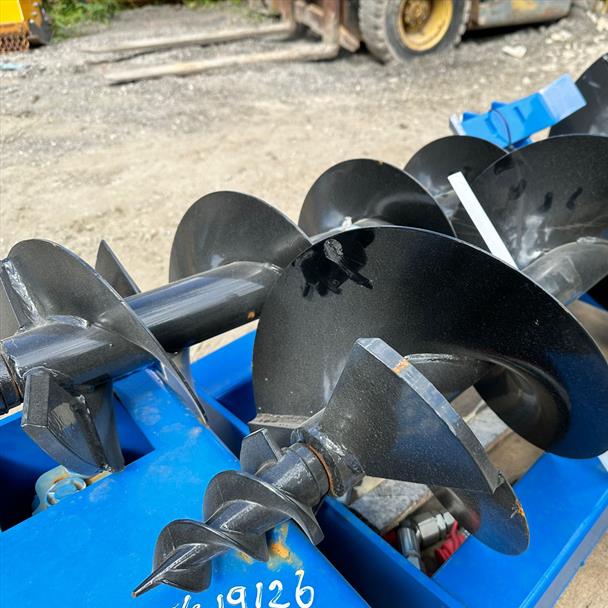 New/Unused 2024 GIYI Posthole Borer Skidsteer Bundle