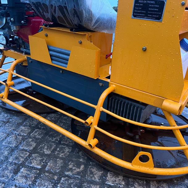 2025 mower for sale in Pilsley, Chesterfield — photo 4