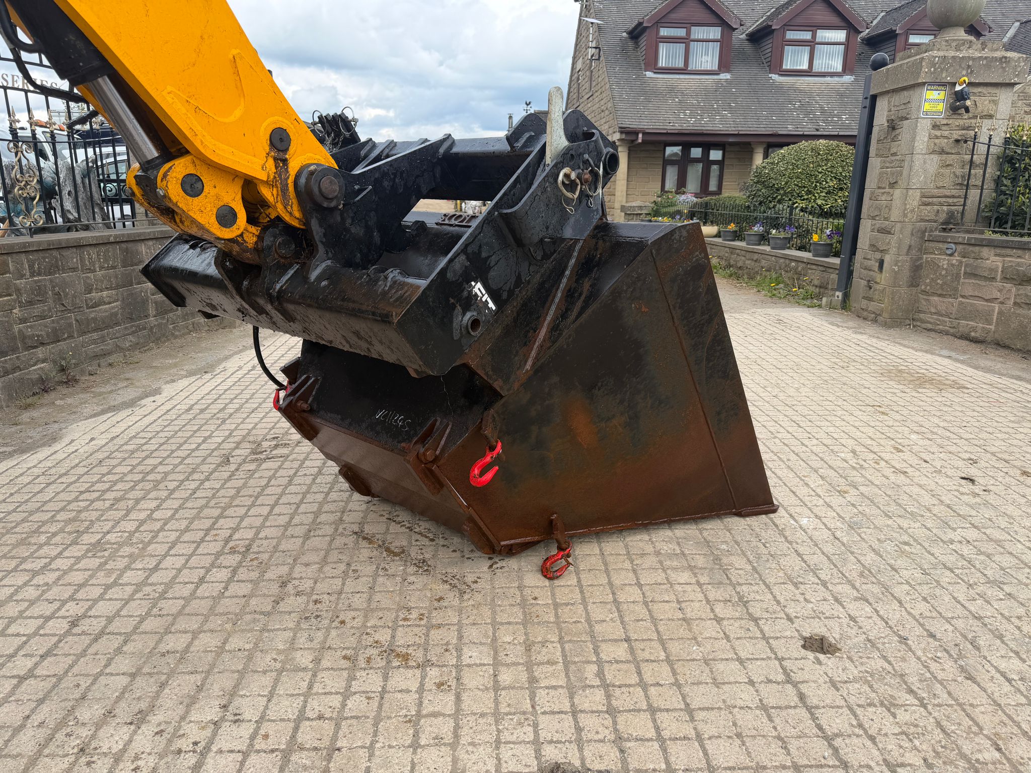 SCOTT HYDRAULIC TELEHANDLER BAGGING BUCKET telehandler for sale in Pilsley, Chesterfield — photo 2