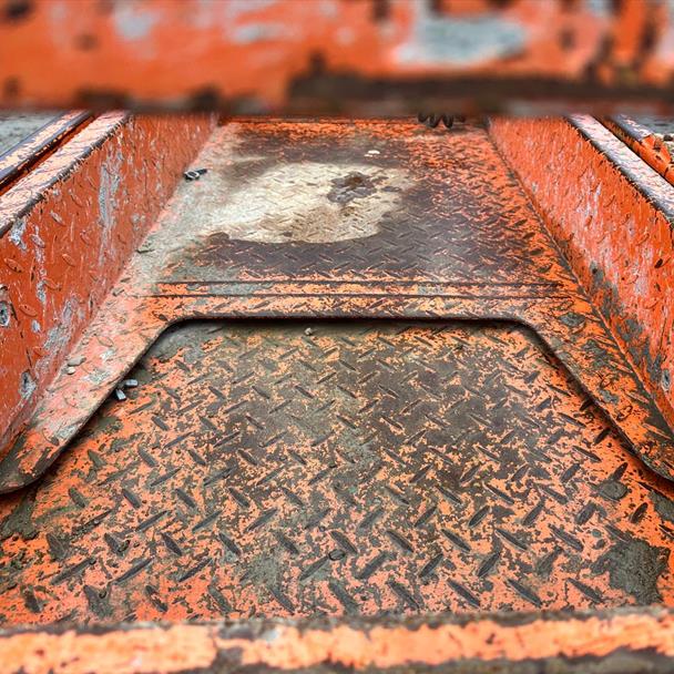 2018 scissor lift for sale in Pilsley, Chesterfield — photo 4