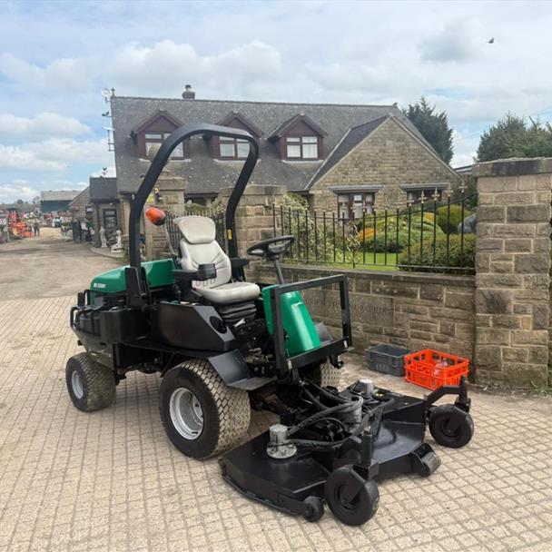 RANSOMES HR3300T 4WD OUTFRONT RIDE ON MOWER