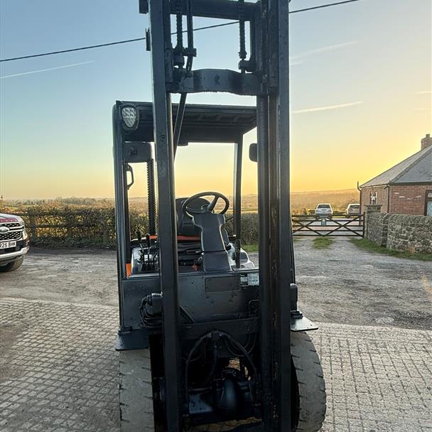 2020 Doosan forklift for sale in Pilsley, Chesterfield — photo 2
