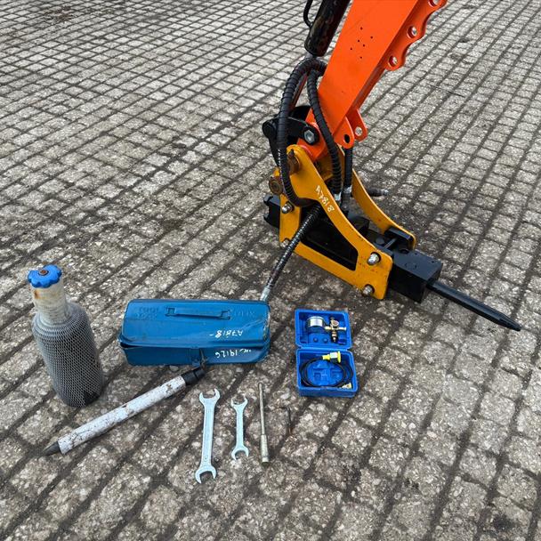 New/Unused SB05 Hydraulic Rock Breaker excavator for sale in Pilsley, Chesterfield — photo 5
